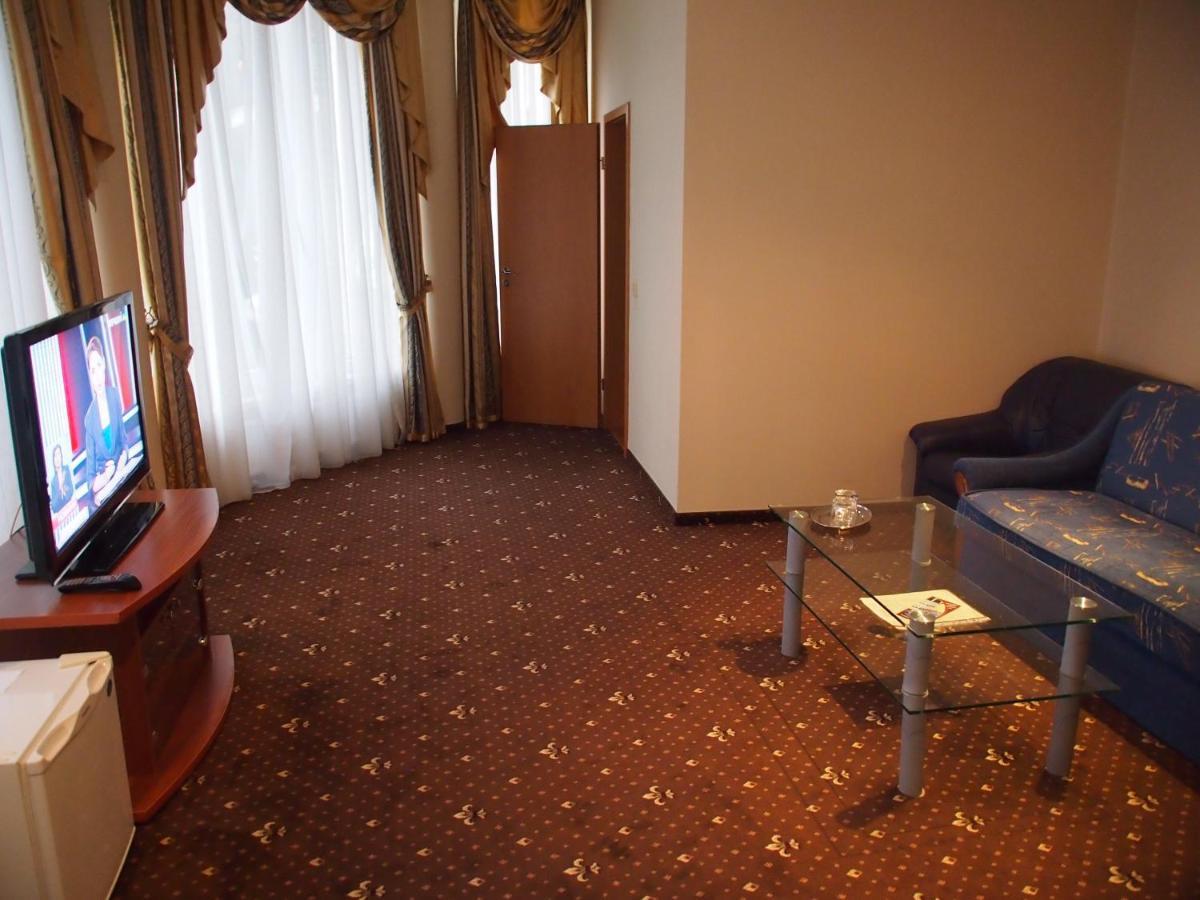 Готель Поляна Квеле Bagian luar foto