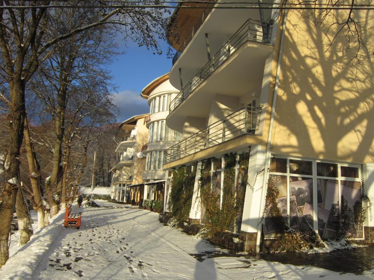 Готель Поляна Квеле Bagian luar foto