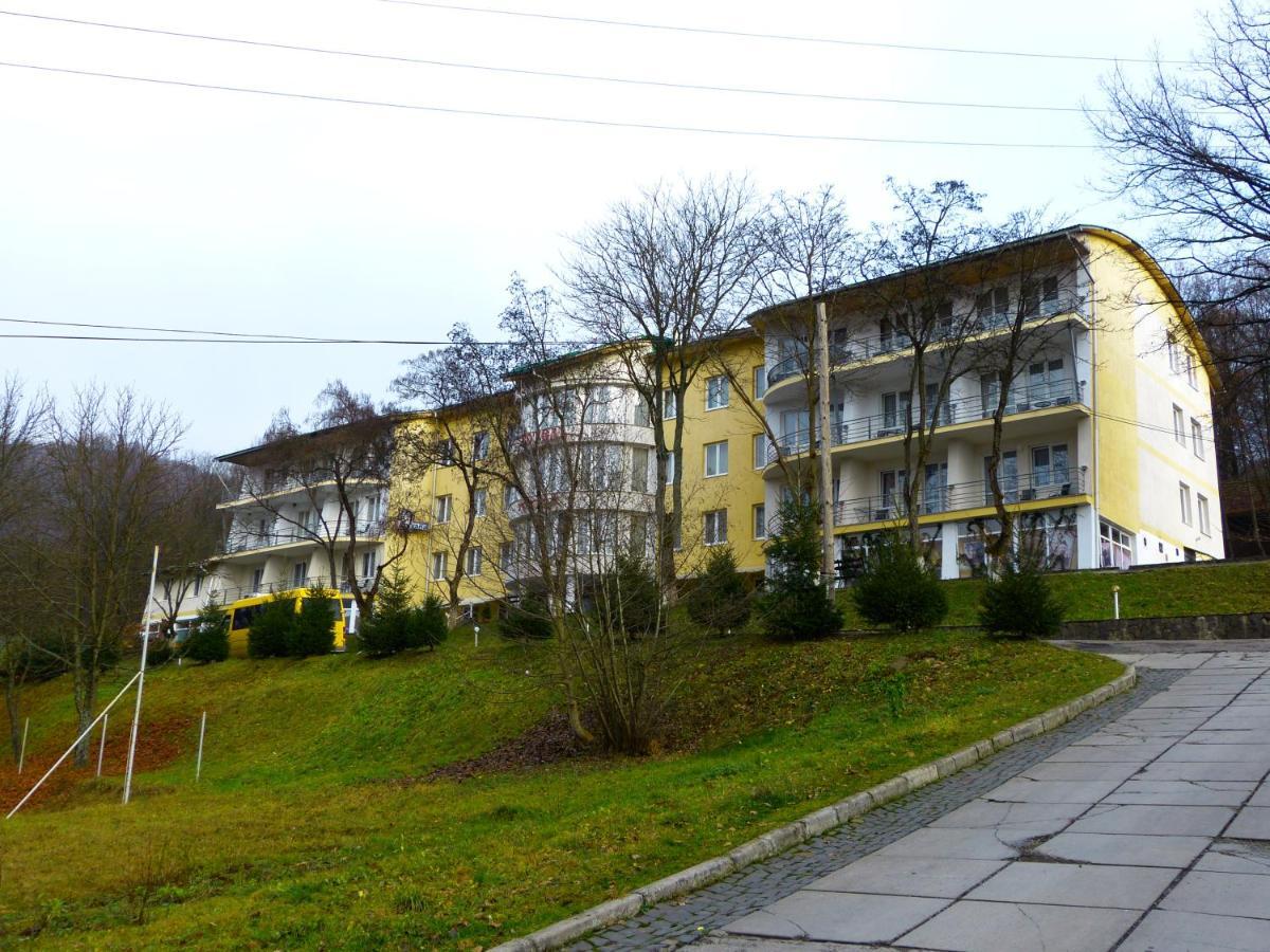 Готель Поляна Квеле Bagian luar foto
